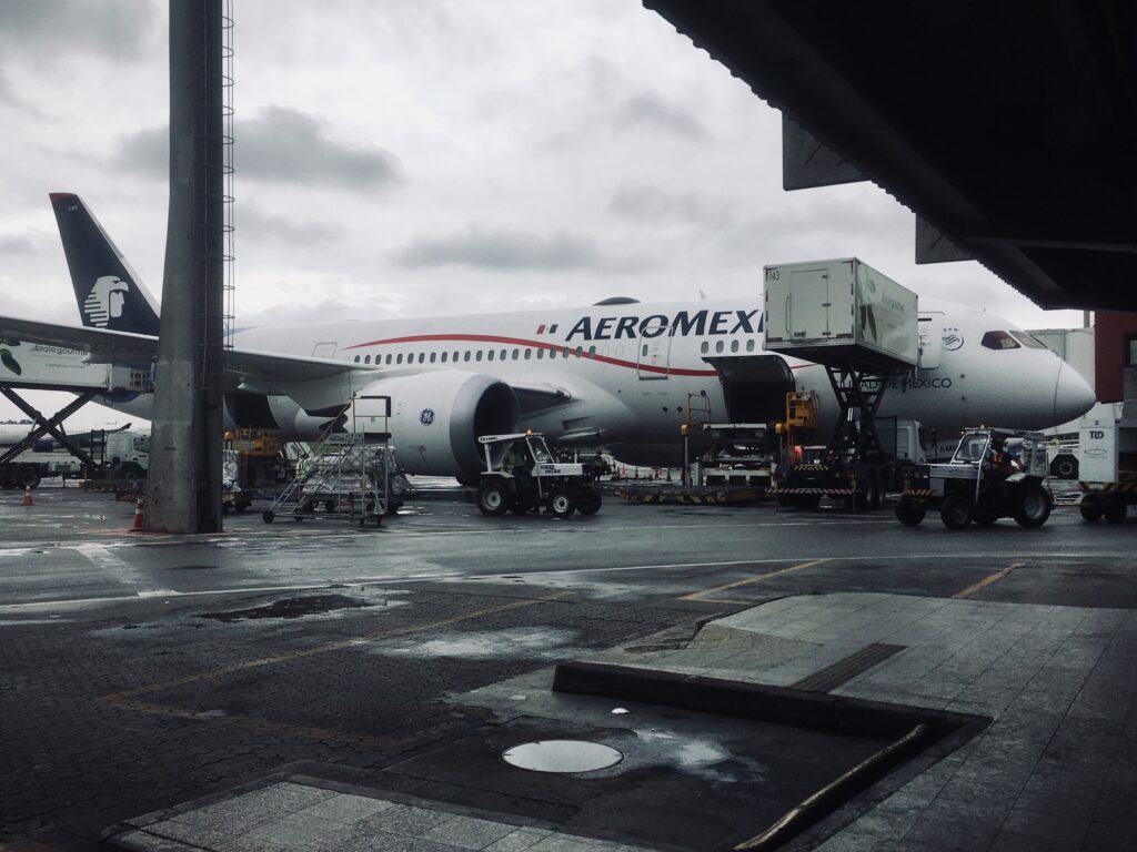 Número para contactar con Aeromexico desde España 