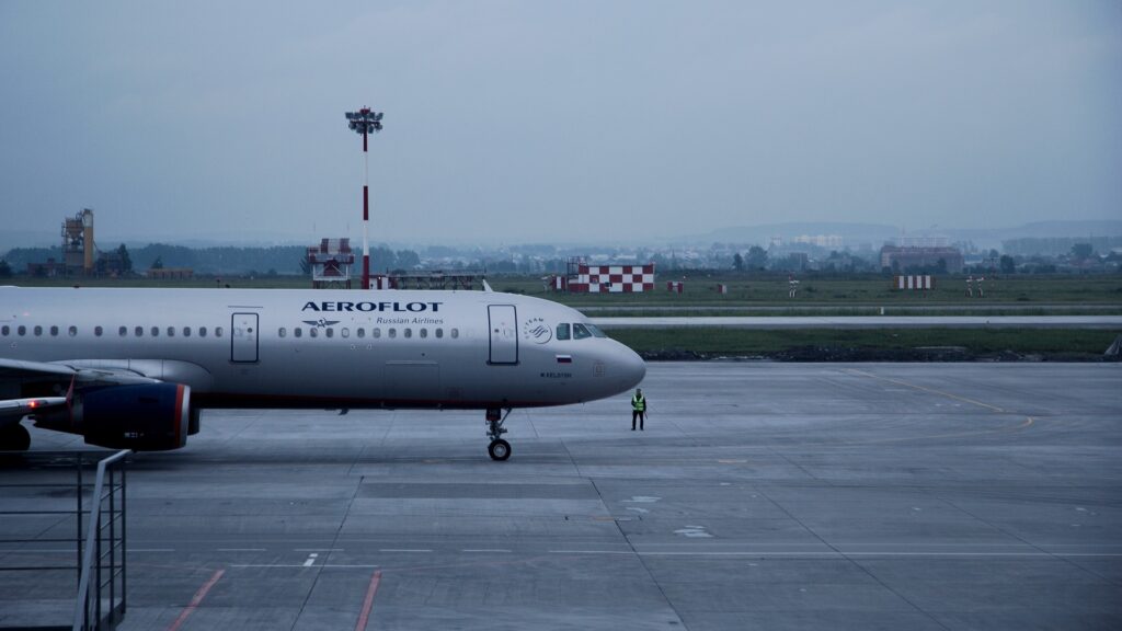 Avión de Aeroflot en la terminal de Aeropuerto Madrid- Barajas T1
